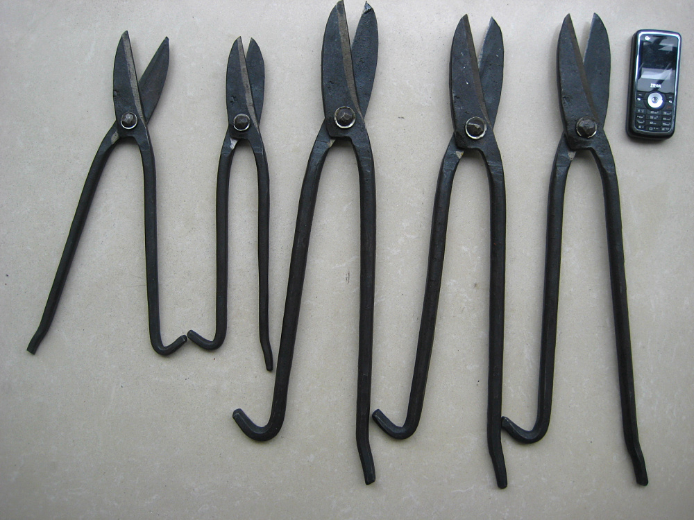 小號和大號剪刀對比圖